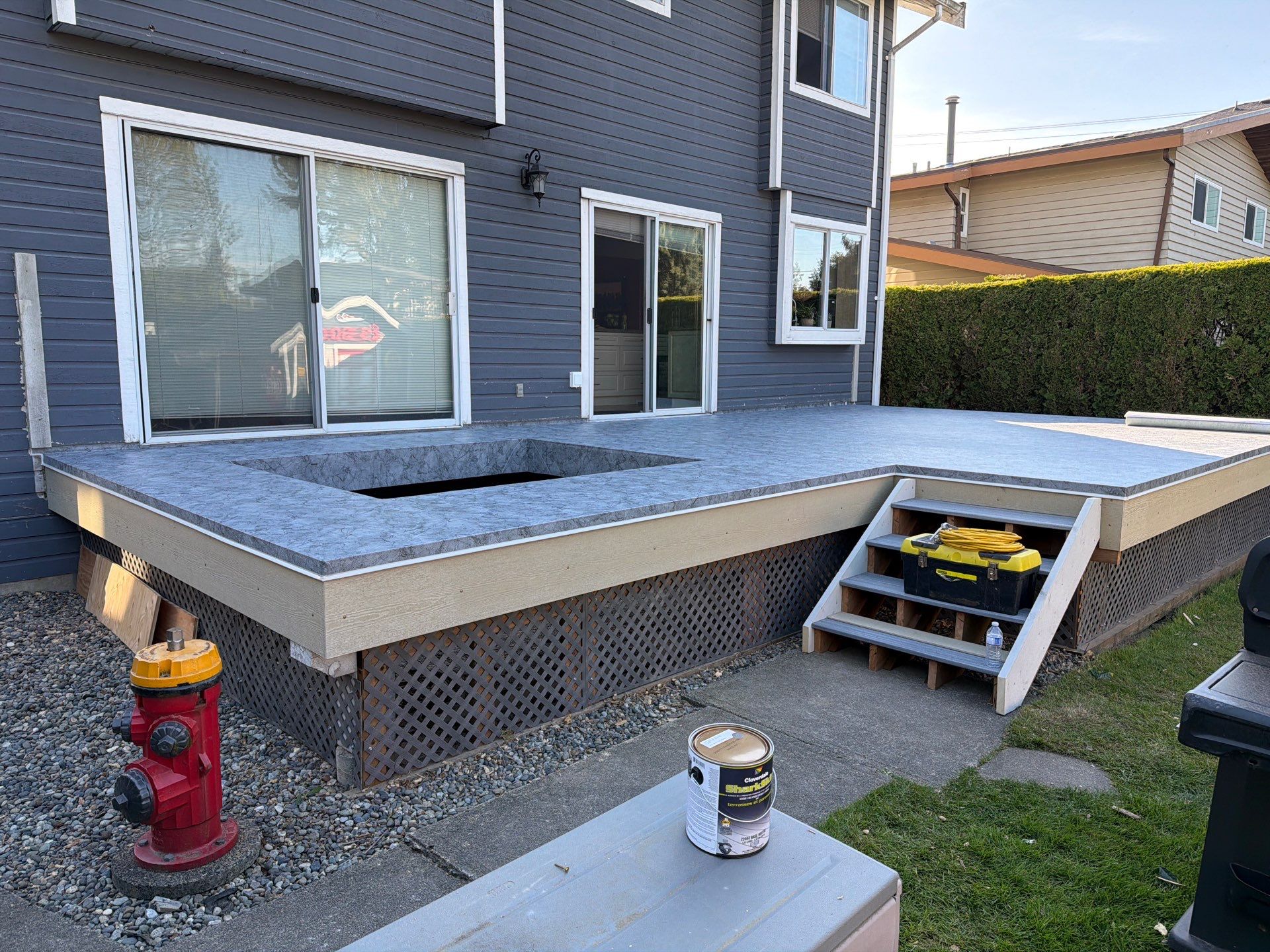 How Vinyl Decking Is Installed