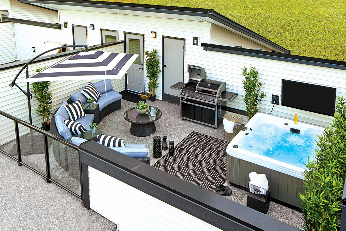 Rooftop deck with hot tub