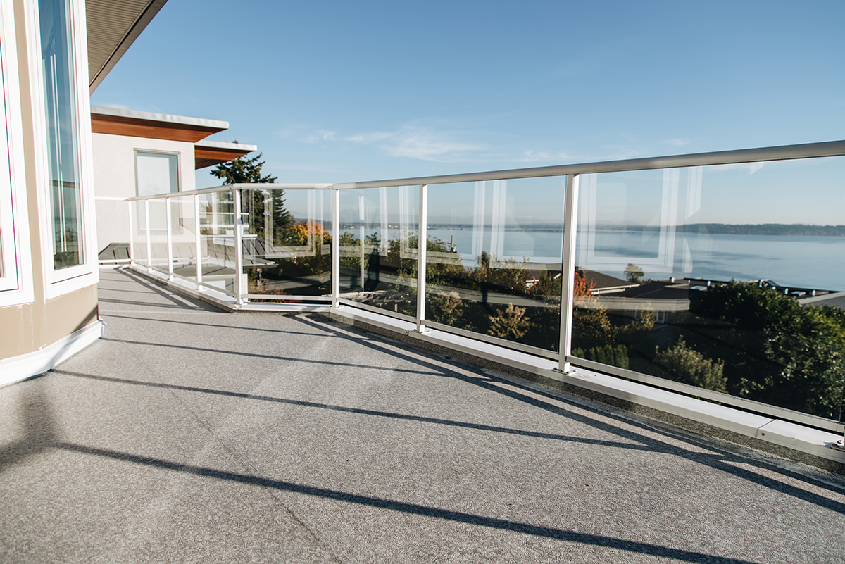 Balcony with ocean view